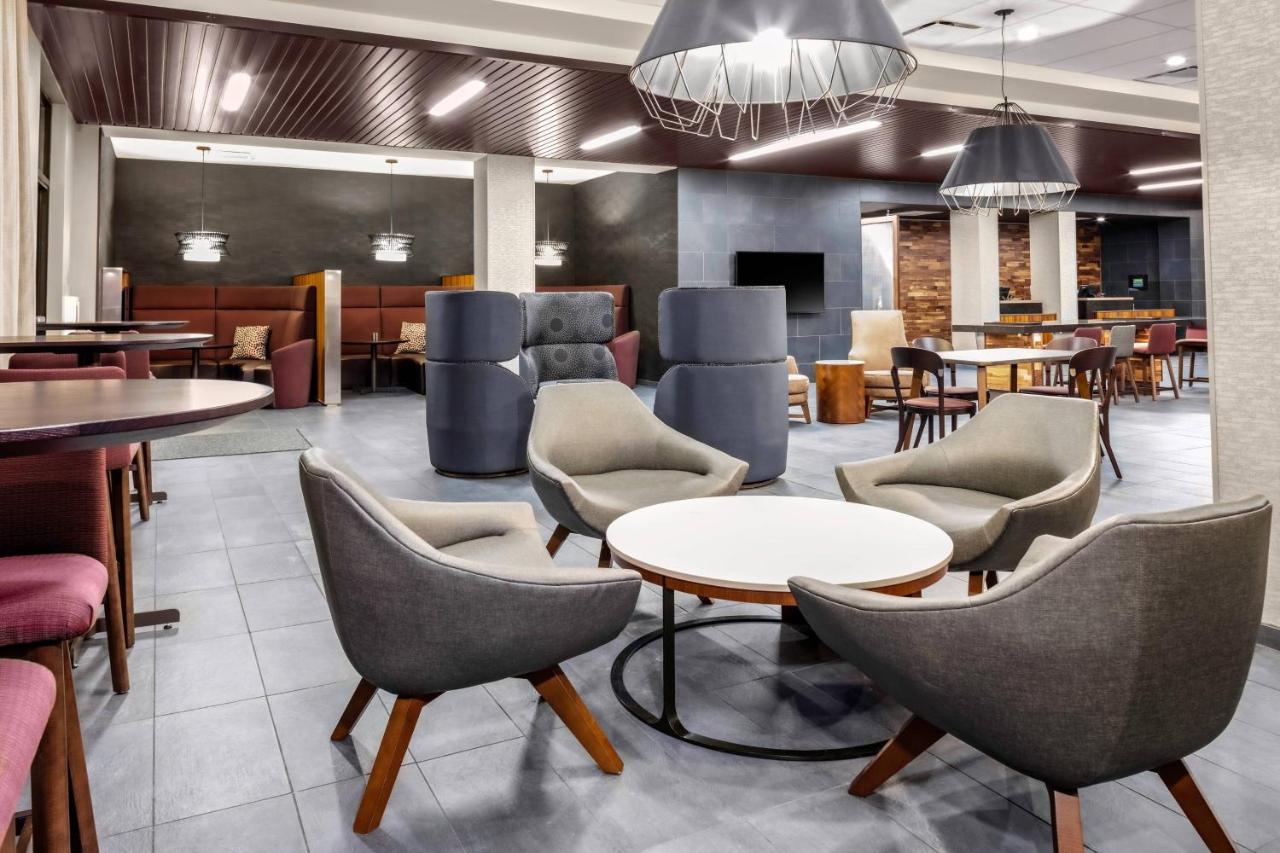 Courtyard By Marriott East Lansing Okemos Hotell Exteriör bild